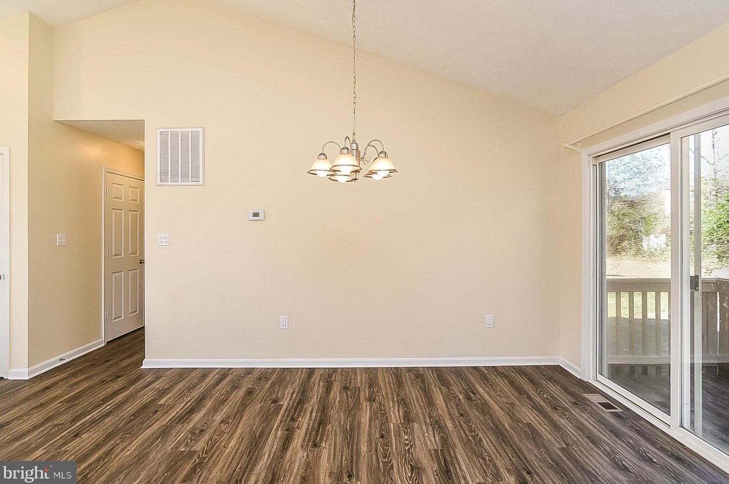 372 Monroe Dr, Colonial Bch VA  22443-4315 exterior