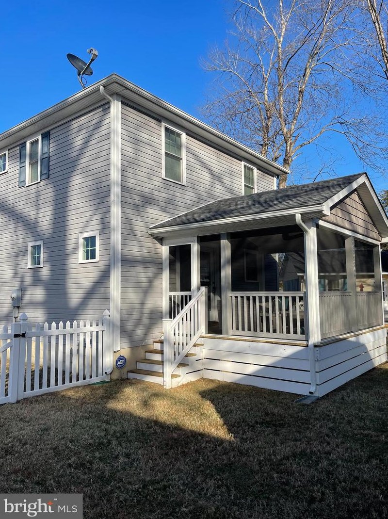 108 Nelson St, Colonial Bch VA  22443-2641 exterior