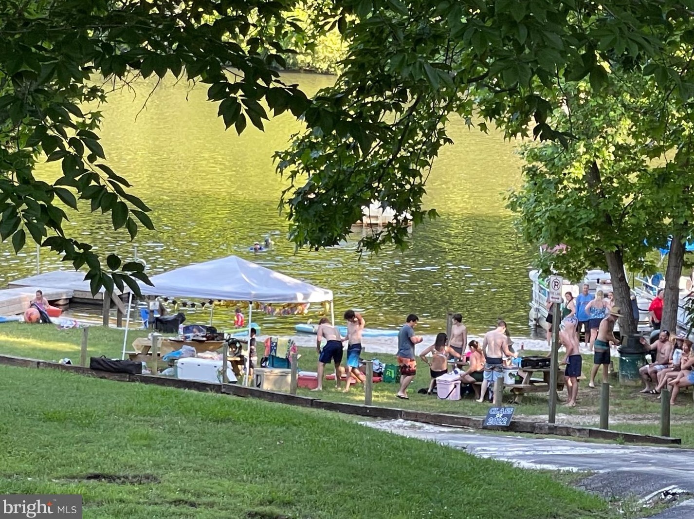 211 Castle Dr, Montross VA  22520-8615 exterior