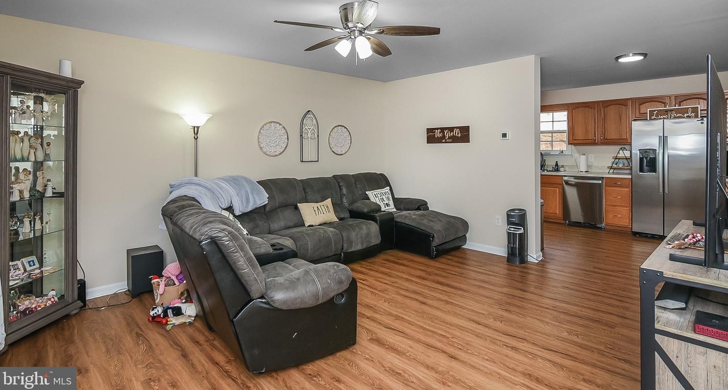 211 Castle Dr, Montross VA  22520-8615 exterior