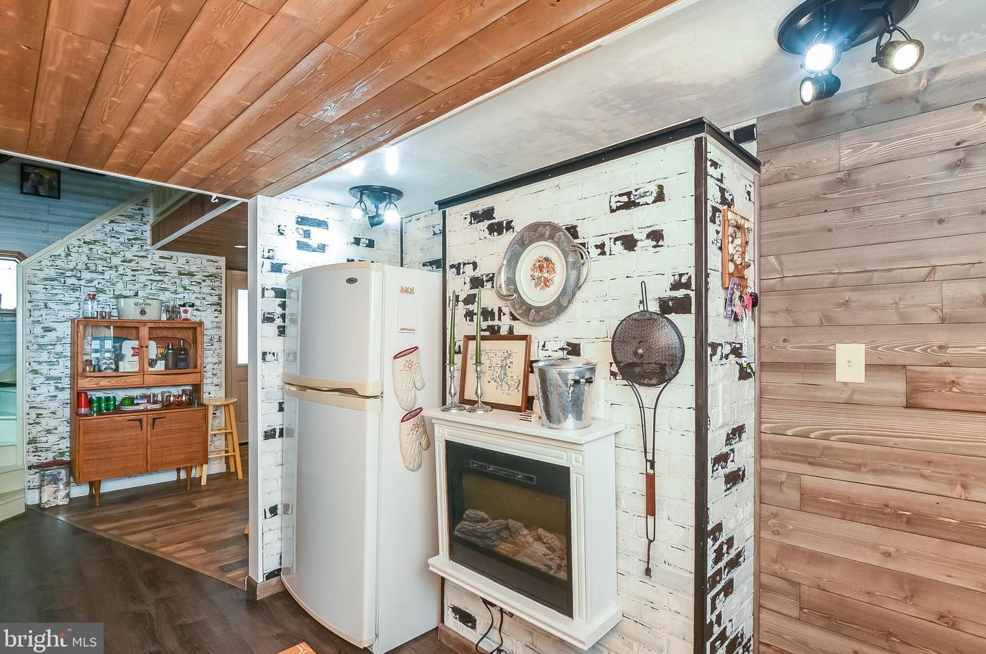 115 Nelson St, Colonial Bch VA  22443-2640 exterior