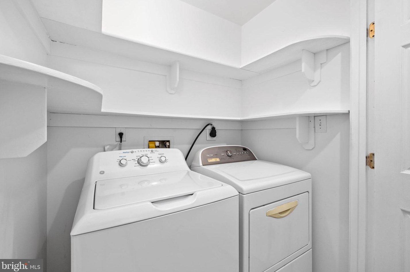 213 Meadow Ave, Colonial Bch VA  22443-1216 exterior