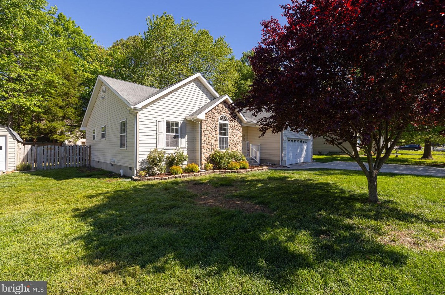 213 Meadow Ave, Colonial Bch VA  22443-1216 exterior