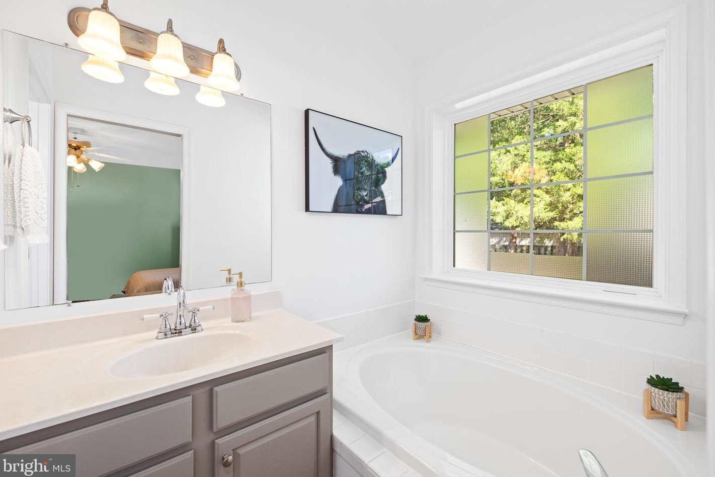 213 Meadow Ave, Colonial Bch VA  22443-1216 exterior