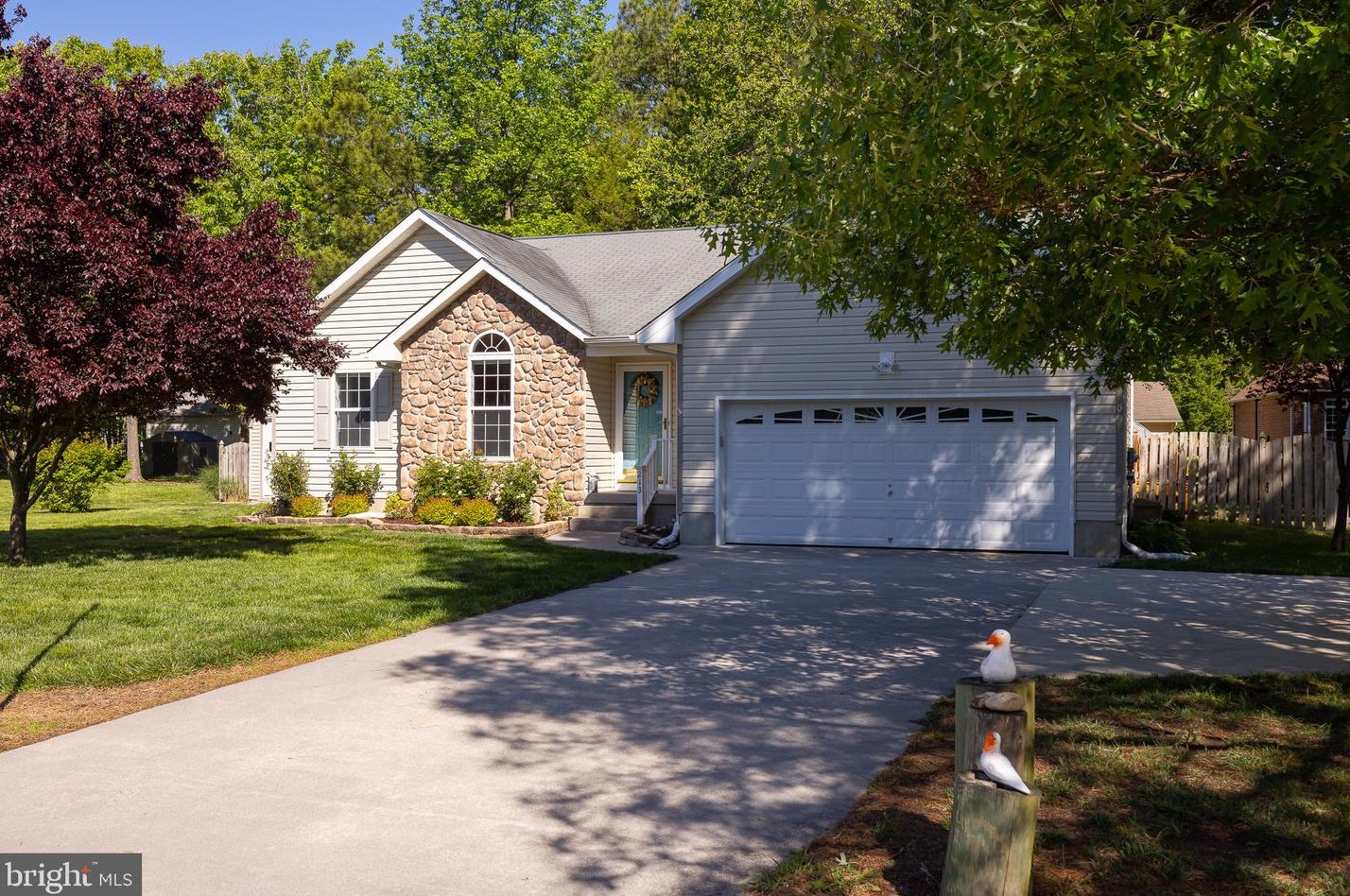 213 Meadow Ave, Colonial Bch VA  22443-1216 exterior