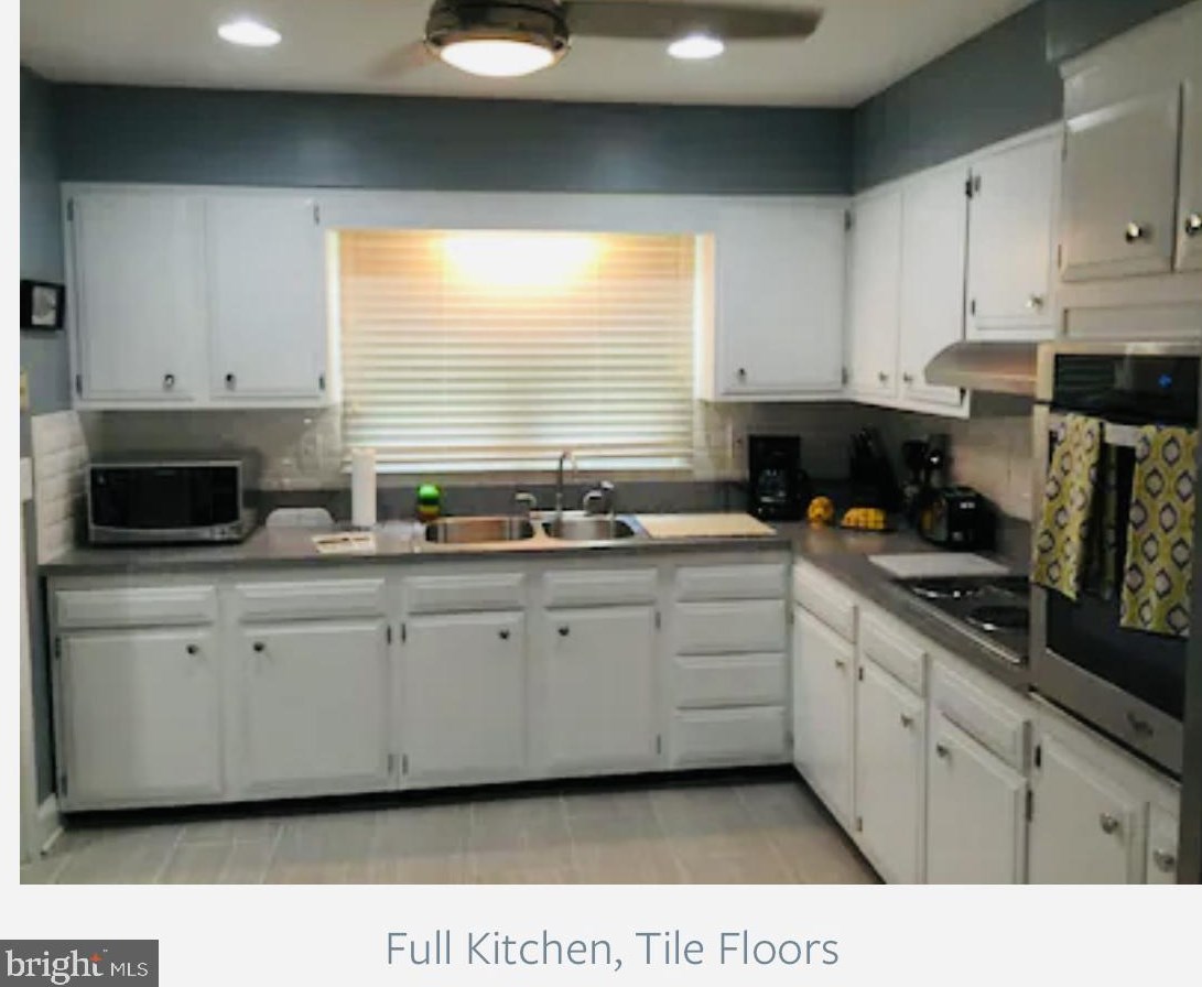 122 12th St, Colonial Bch VA  22443-1512 exterior