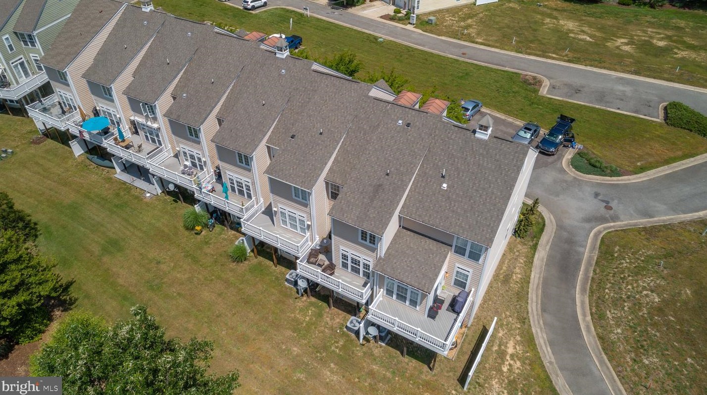 202 Monroe Point Dr, Colonial Bch VA  22443-1943 exterior