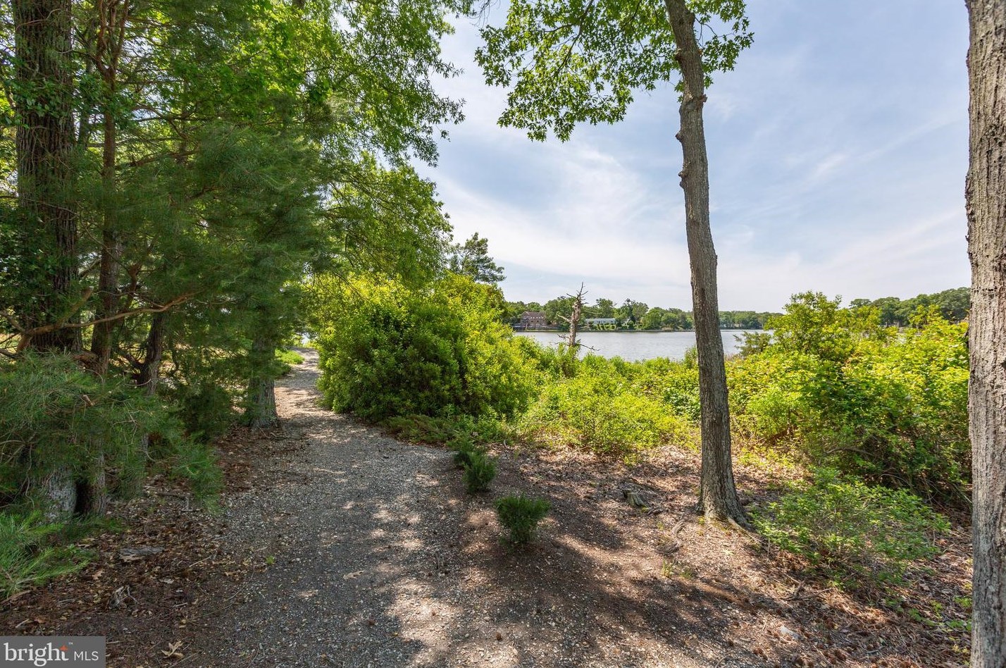 202 Monroe Point Dr, Colonial Bch VA  22443-1943 exterior