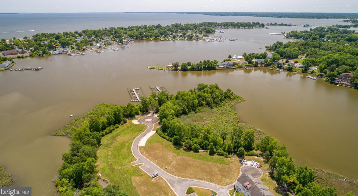 202 Monroe Point Dr, Colonial Bch VA  22443-1943 exterior
