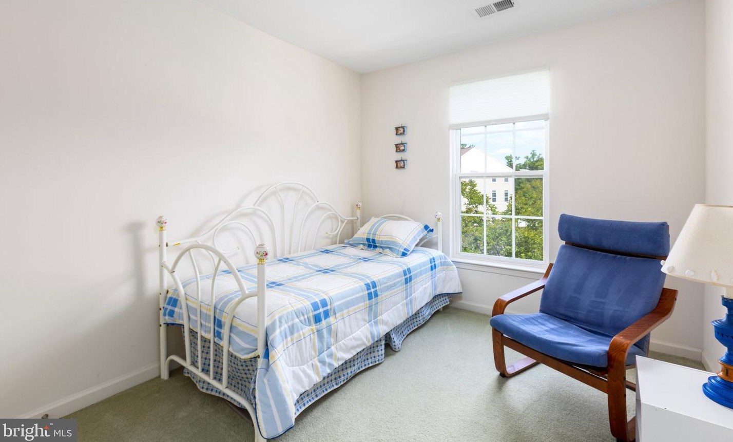 202 Monroe Point Dr, Colonial Bch VA  22443-1943 exterior