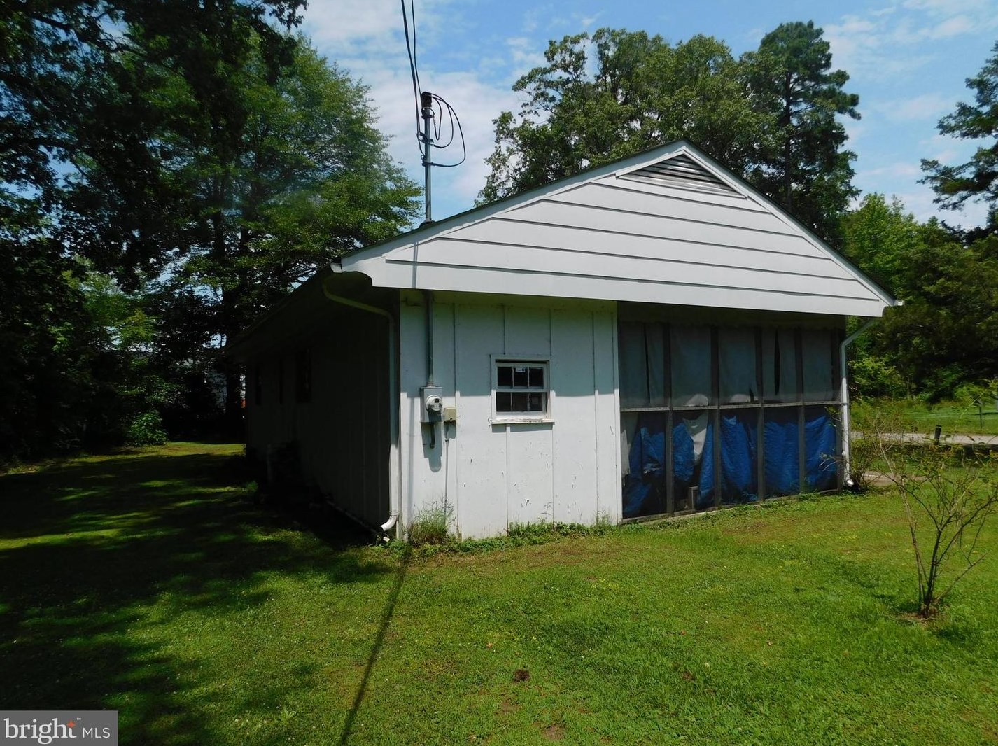 416 Brooks Dr, Colonial Bch VA  22443-5056 exterior