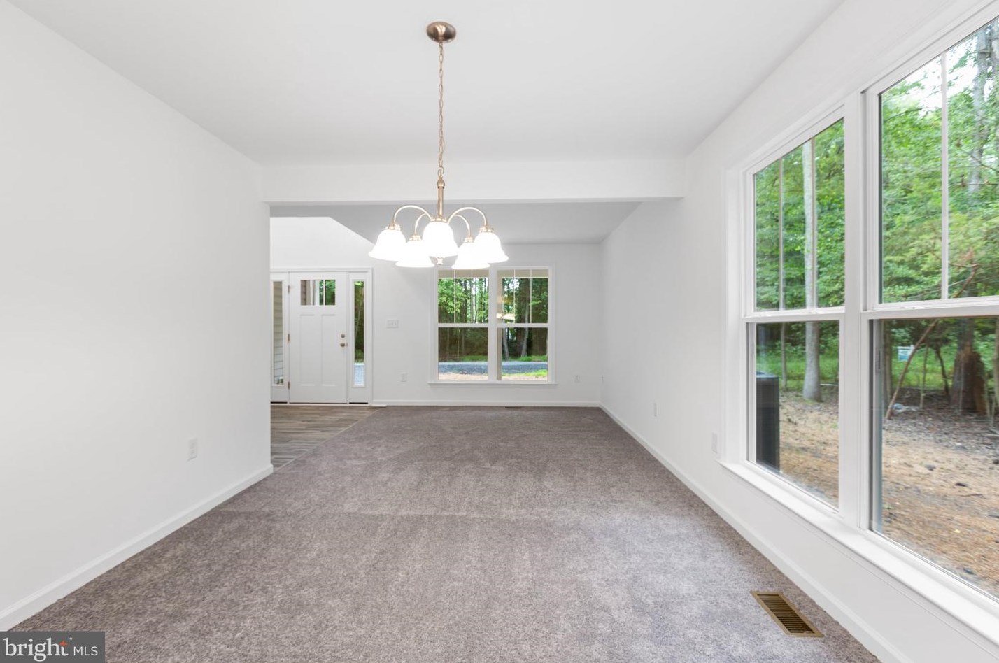 104 Brooks Dr, Colonial Bch VA  22443-5049 exterior