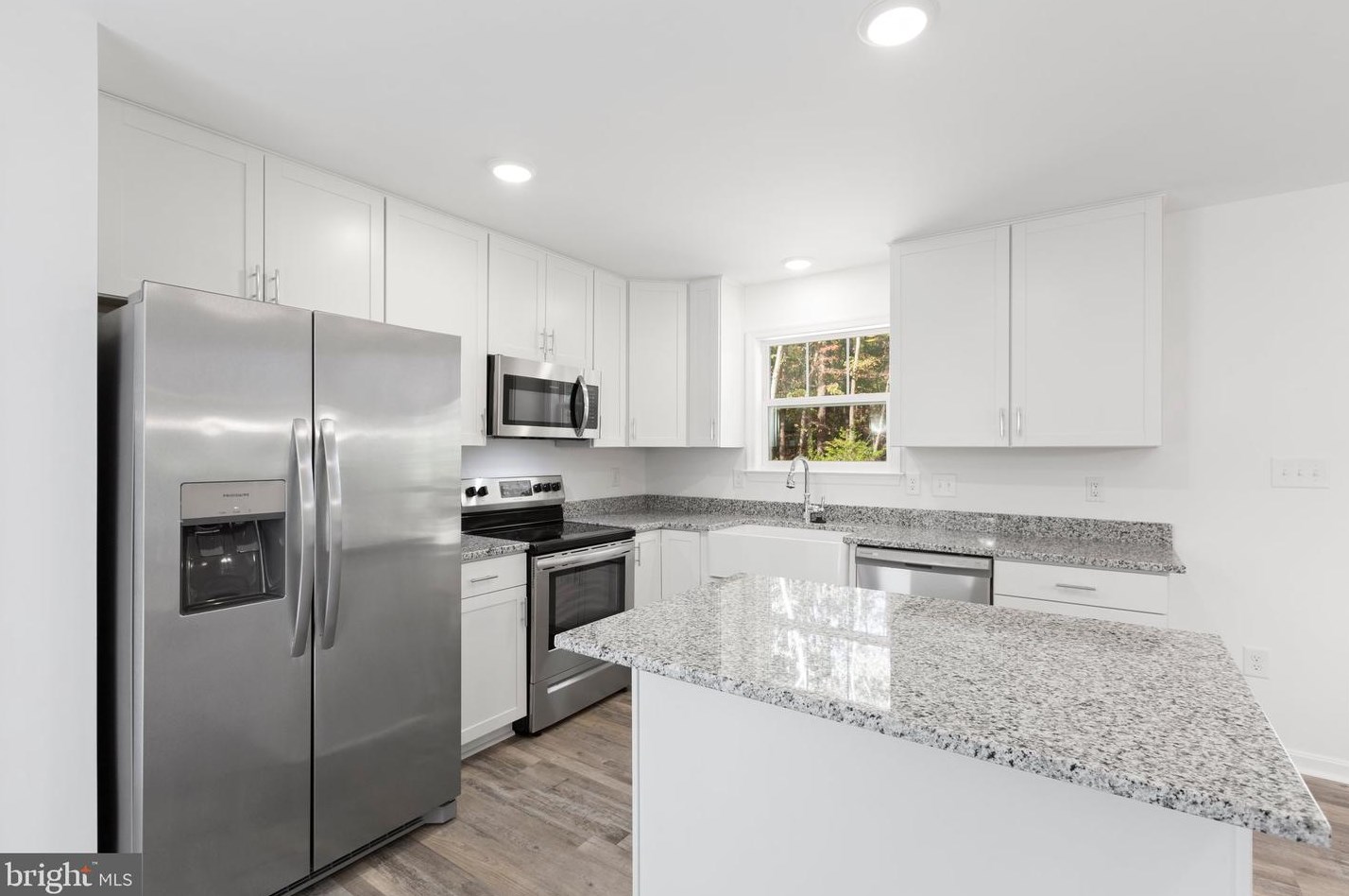 104 Brooks Dr, Colonial Bch VA  22443-5049 exterior