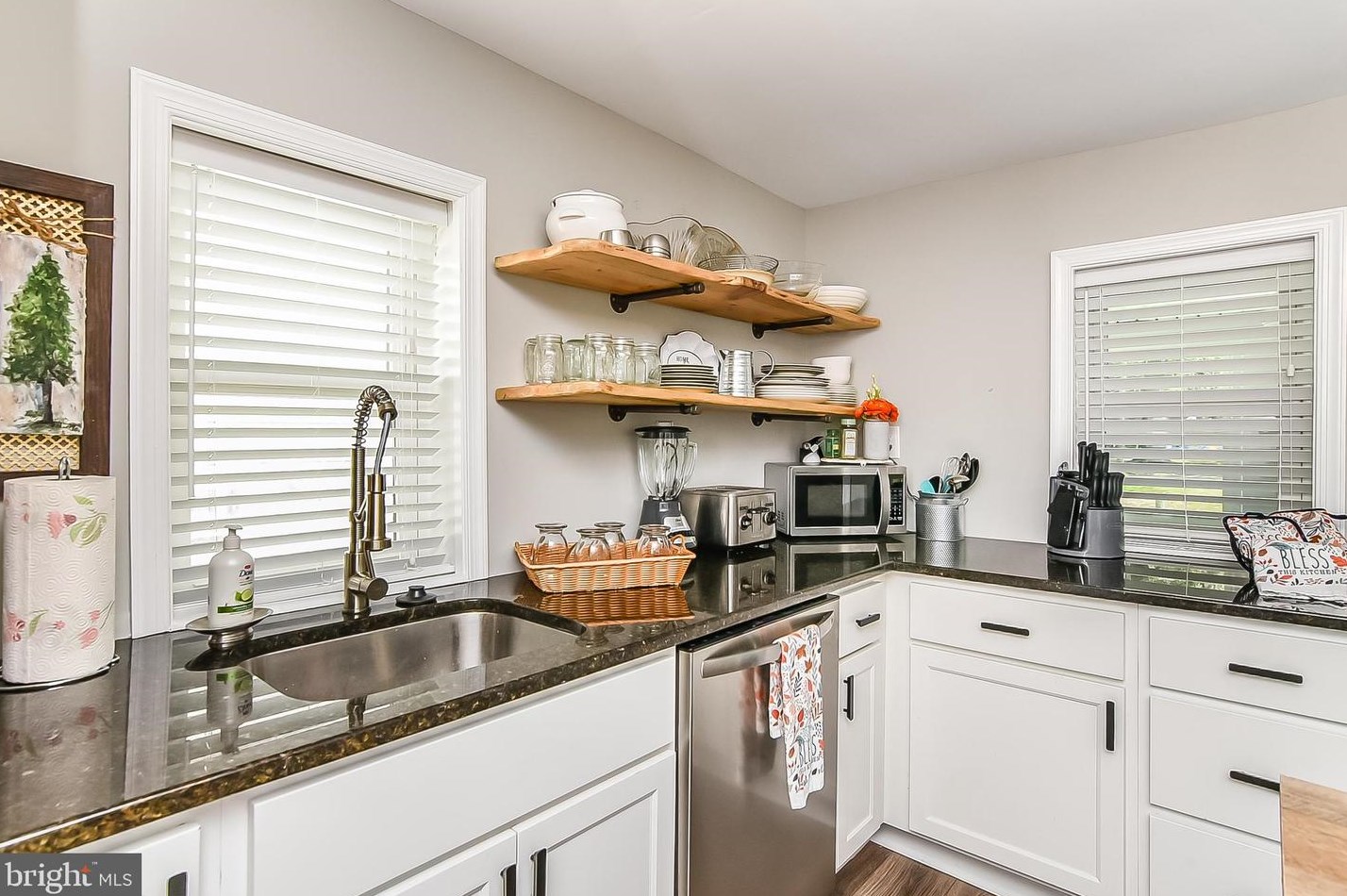 1324 Monroe Bay Ave, Colonial Bch VA  22443-2922 exterior
