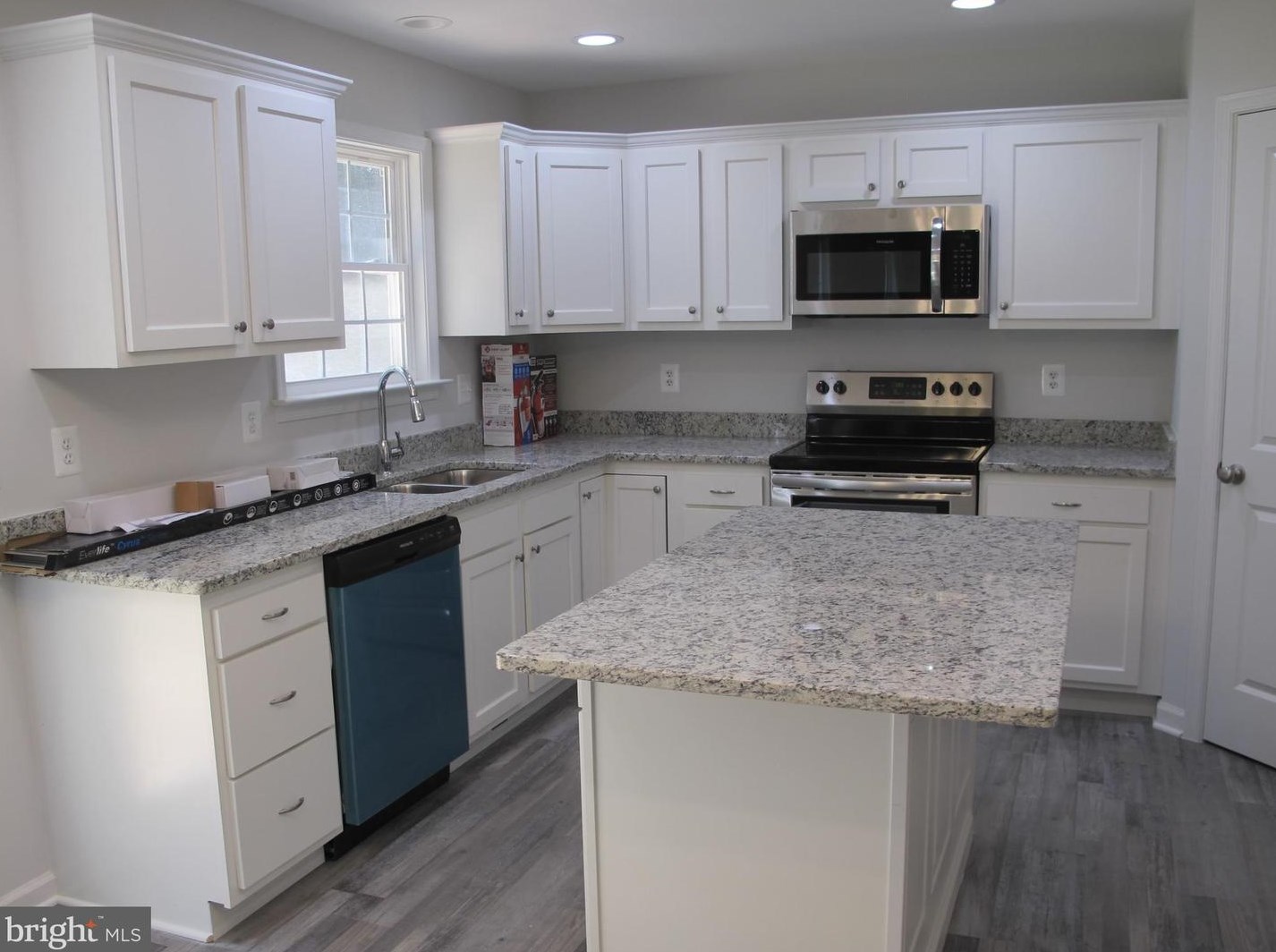 61 Lee St, Montross VA  22520-2776 exterior