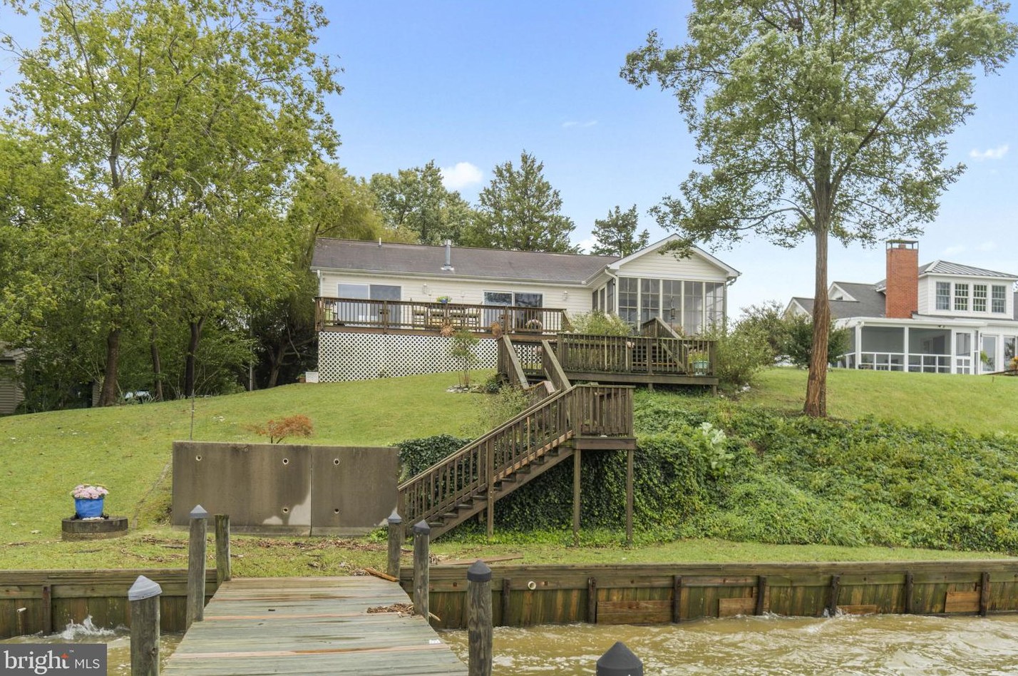 1359 Hbr Vw Cir, Colonial Bch VA  22443-5025 exterior