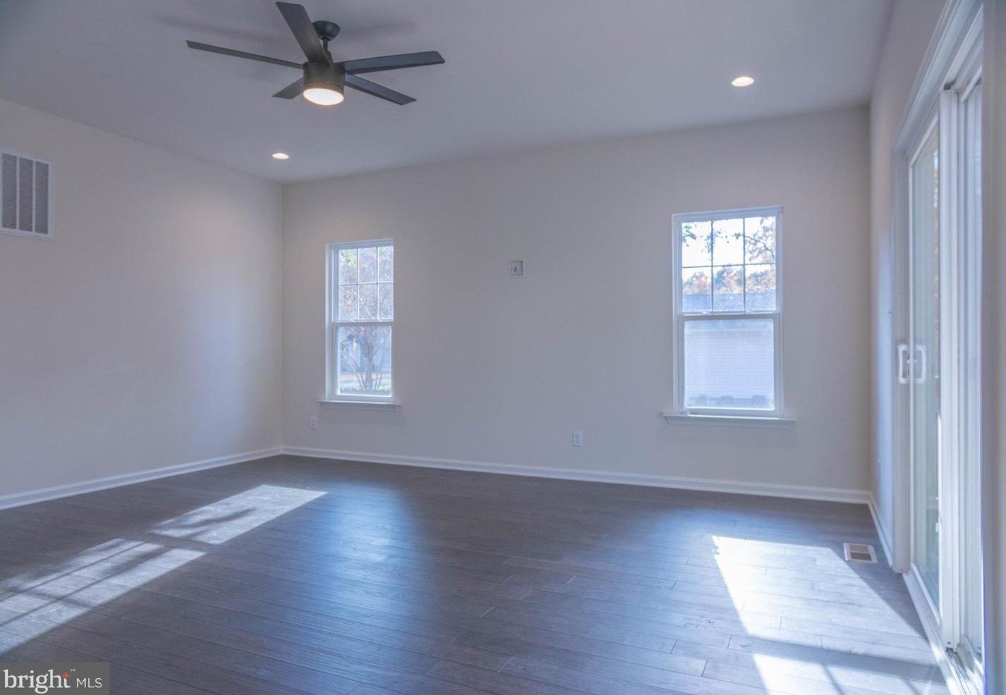 123 8th St, Colonial Bch VA  22443-1611 exterior