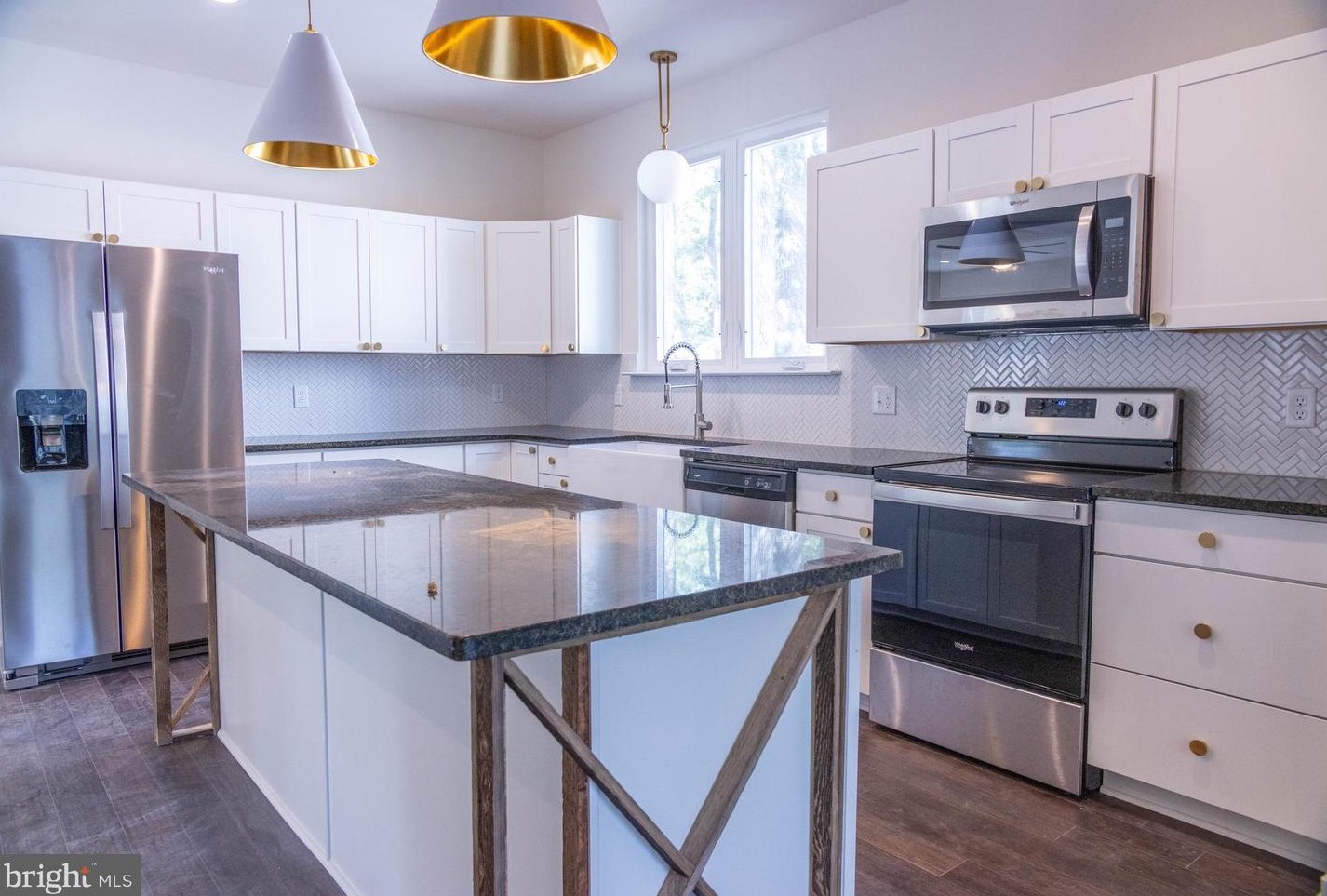 123 8th St, Colonial Bch VA  22443-1611 exterior