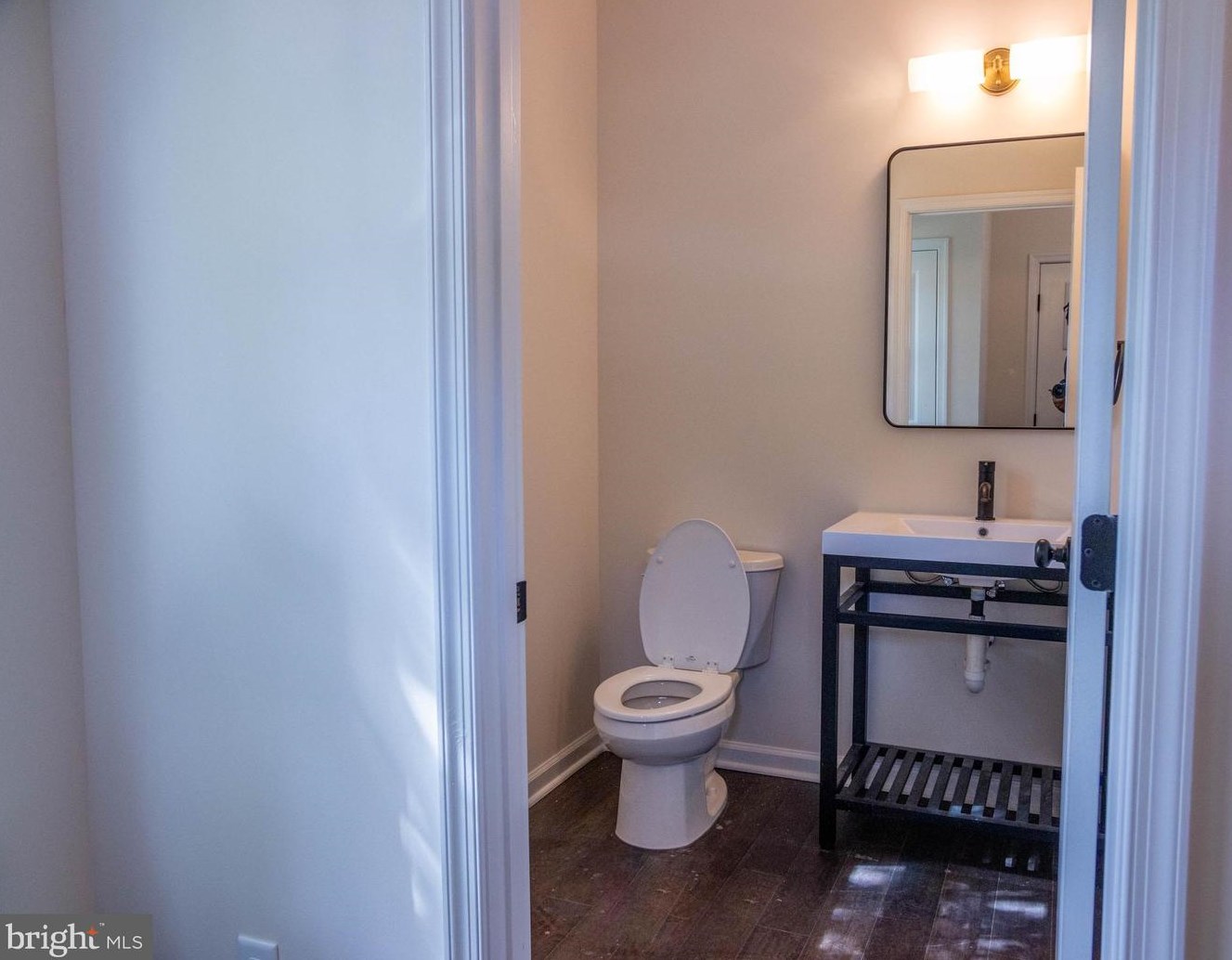 123 8th St, Colonial Bch VA  22443-1611 exterior