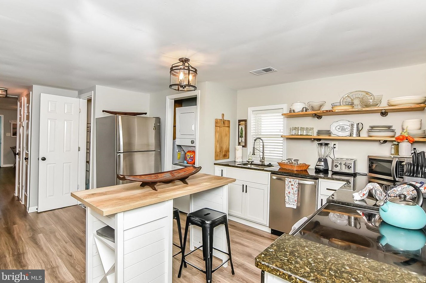 1324 Monroe Bay Ave, Colonial Bch VA  22443-2922 exterior