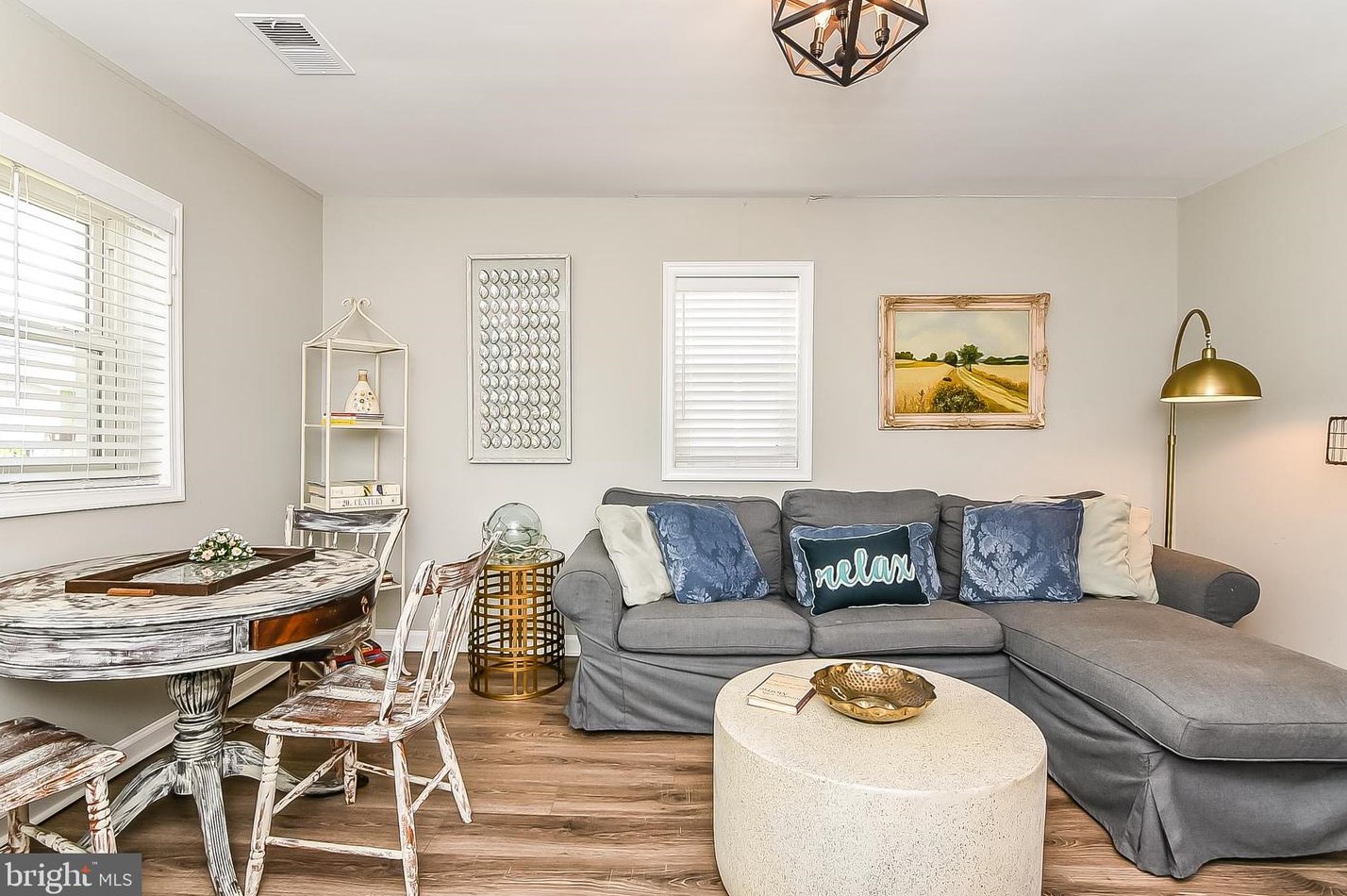 1324 Monroe Bay Ave, Colonial Bch VA  22443-2922 exterior