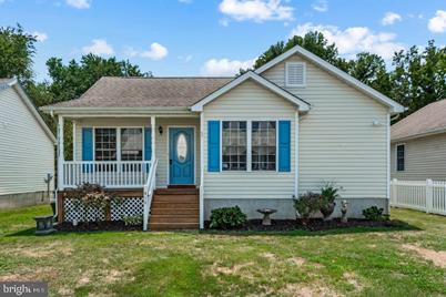 418 Lincoln Avenue, Colonial Beach, VA 22443 - Photo 1