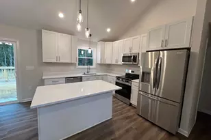 633 Shorewood Dr, Colonial Beach, VA 22443 - Photo 15