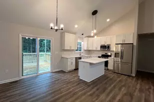 633 Shorewood Dr, Colonial Beach, VA 22443 - Photo 9