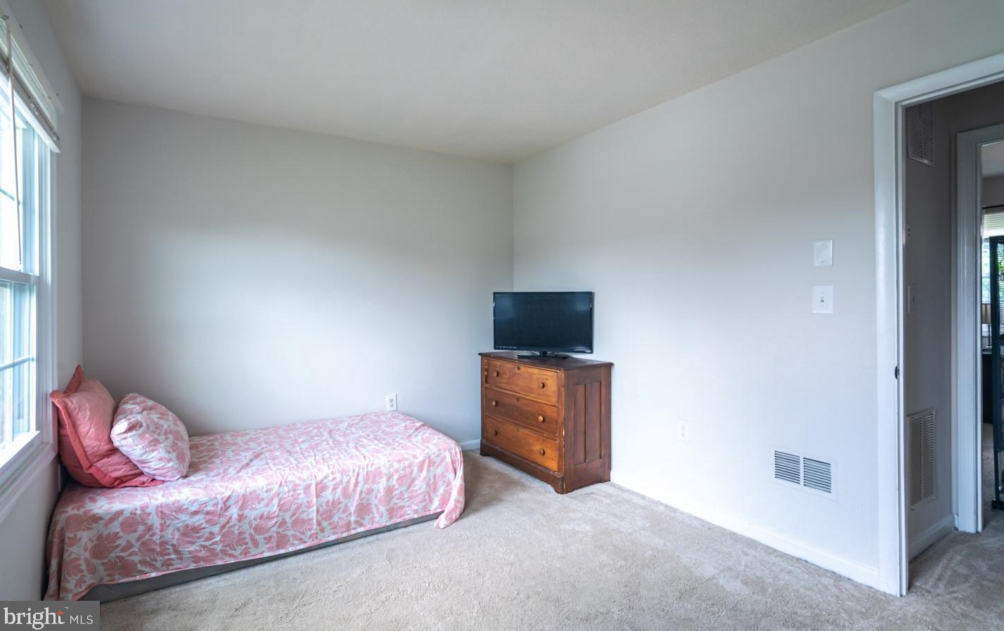 1012 Woodland Ave, Winchester VA  22601-5826 exterior