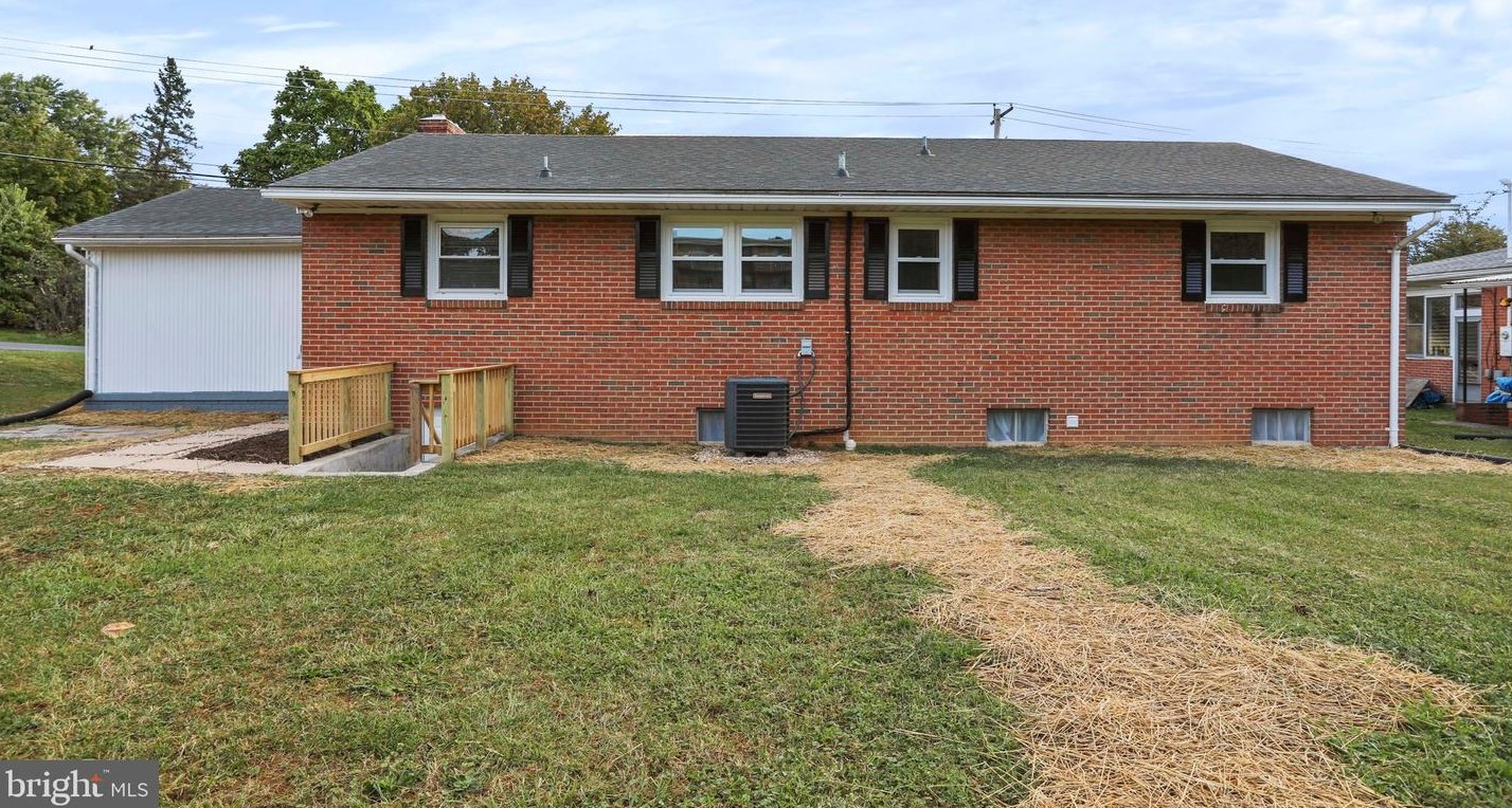 103 Jackson Ave, Winchester VA  22601-4935 exterior