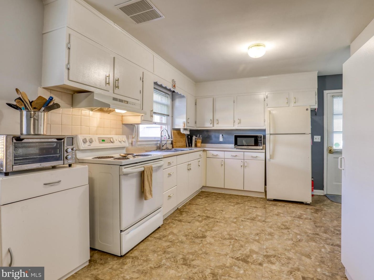 331 Fox Dr, Winchester VA  22601-3039 exterior