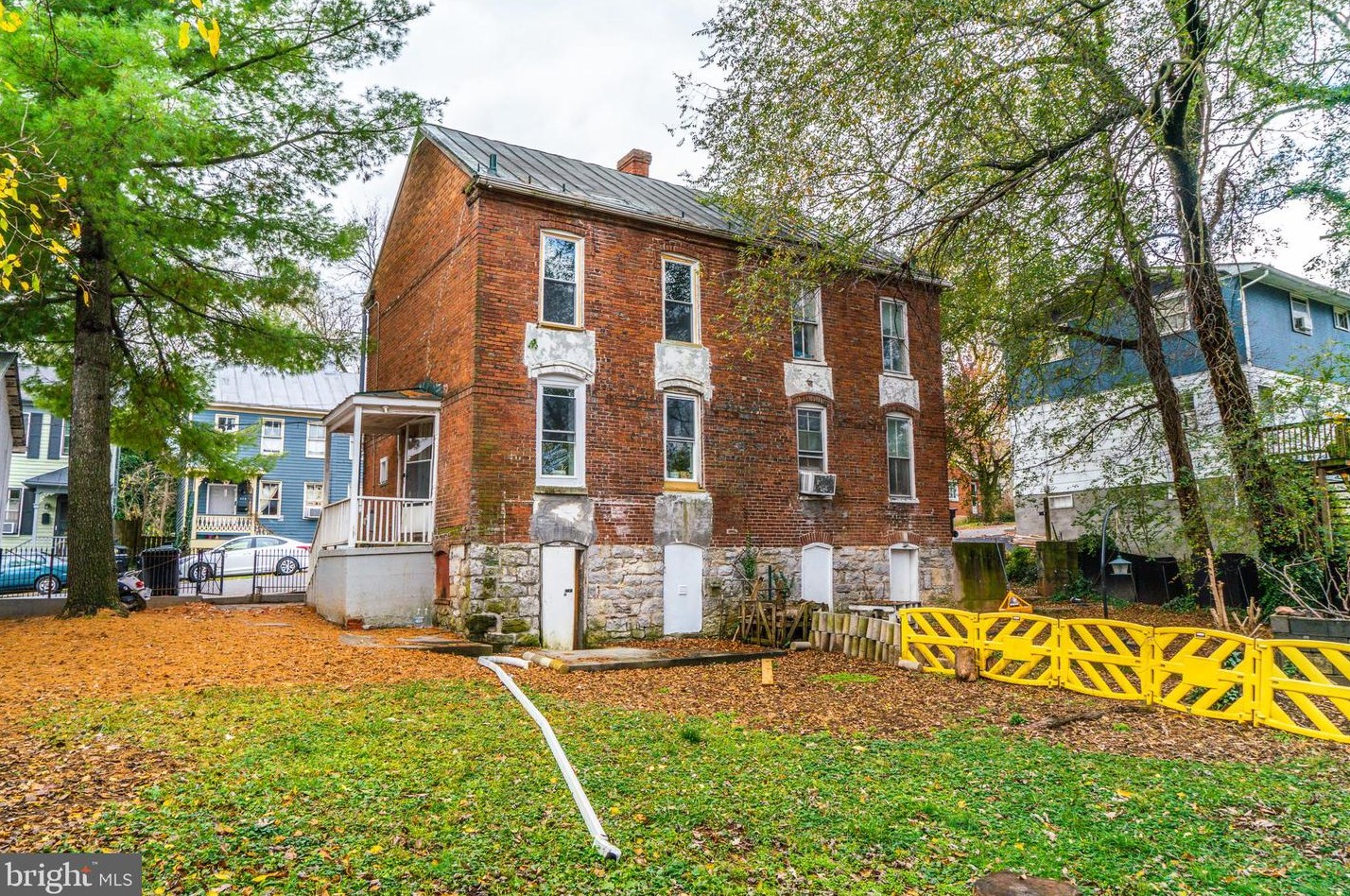 120 Leicester St, Winchester VA  22601-4616 exterior