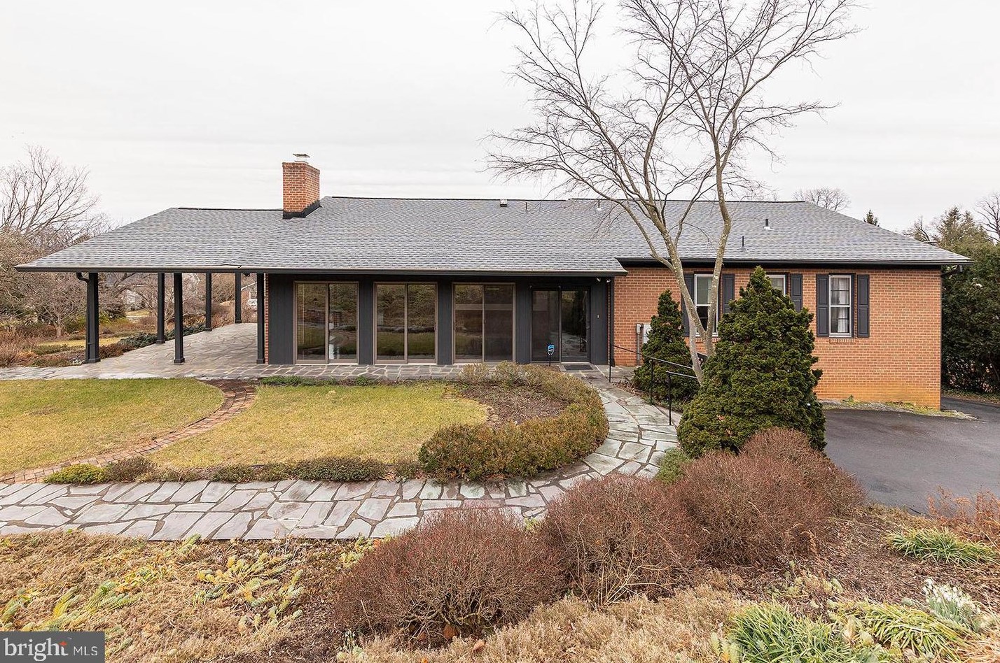 1413 Handley Ave, Winchester VA  22601-3746 exterior