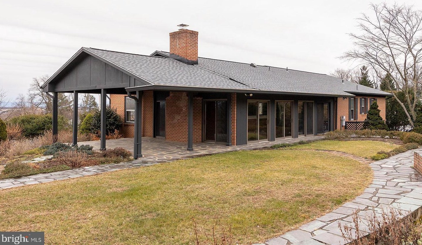 1413 Handley Ave, Winchester VA  22601-3746 exterior