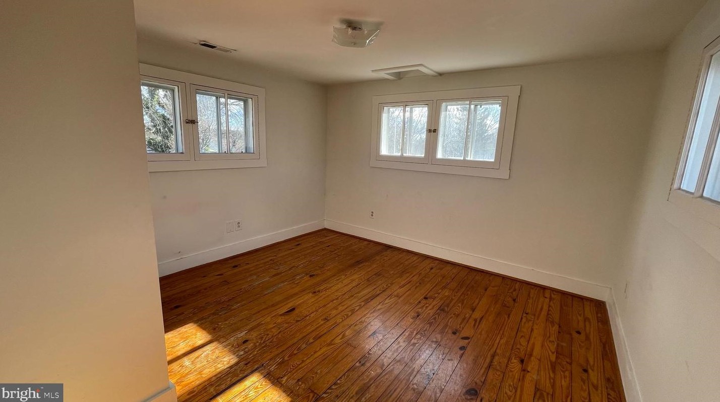 939 Woodland Ave, Winchester VA  22601-5823 exterior