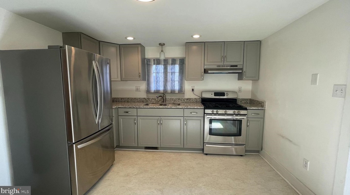 939 Woodland Ave, Winchester VA  22601-5823 exterior