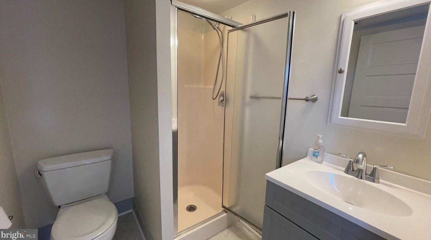 939 Woodland Ave, Winchester VA  22601-5823 exterior