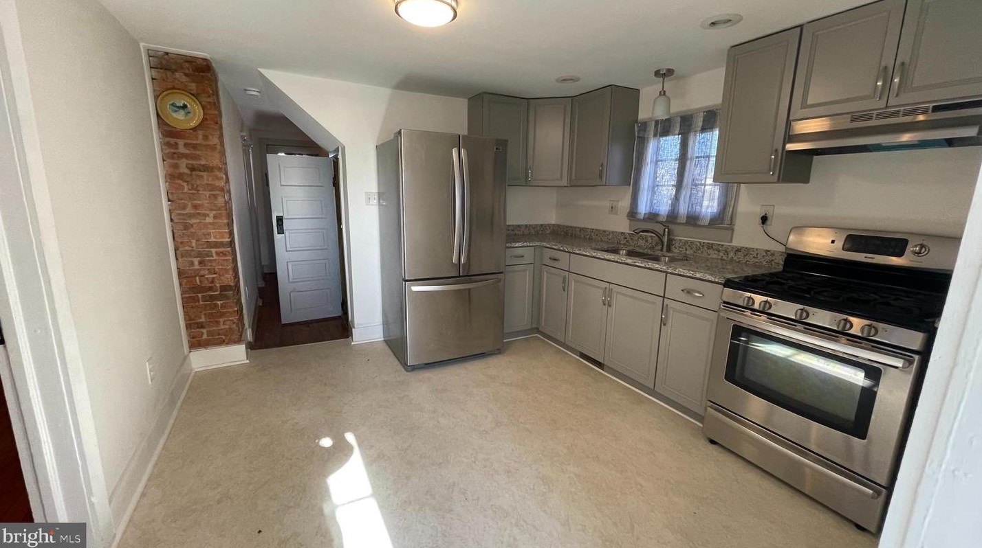 939 Woodland Ave, Winchester VA  22601-5823 exterior