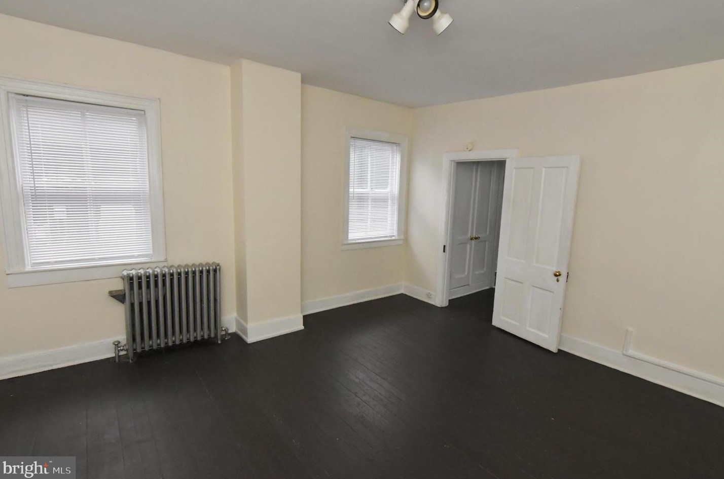 37 Piccadilly St, Winchester VA  22601-4824 exterior