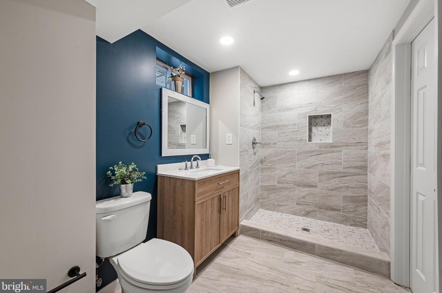 149 Fox Dr, Winchester VA  22601-3034 exterior