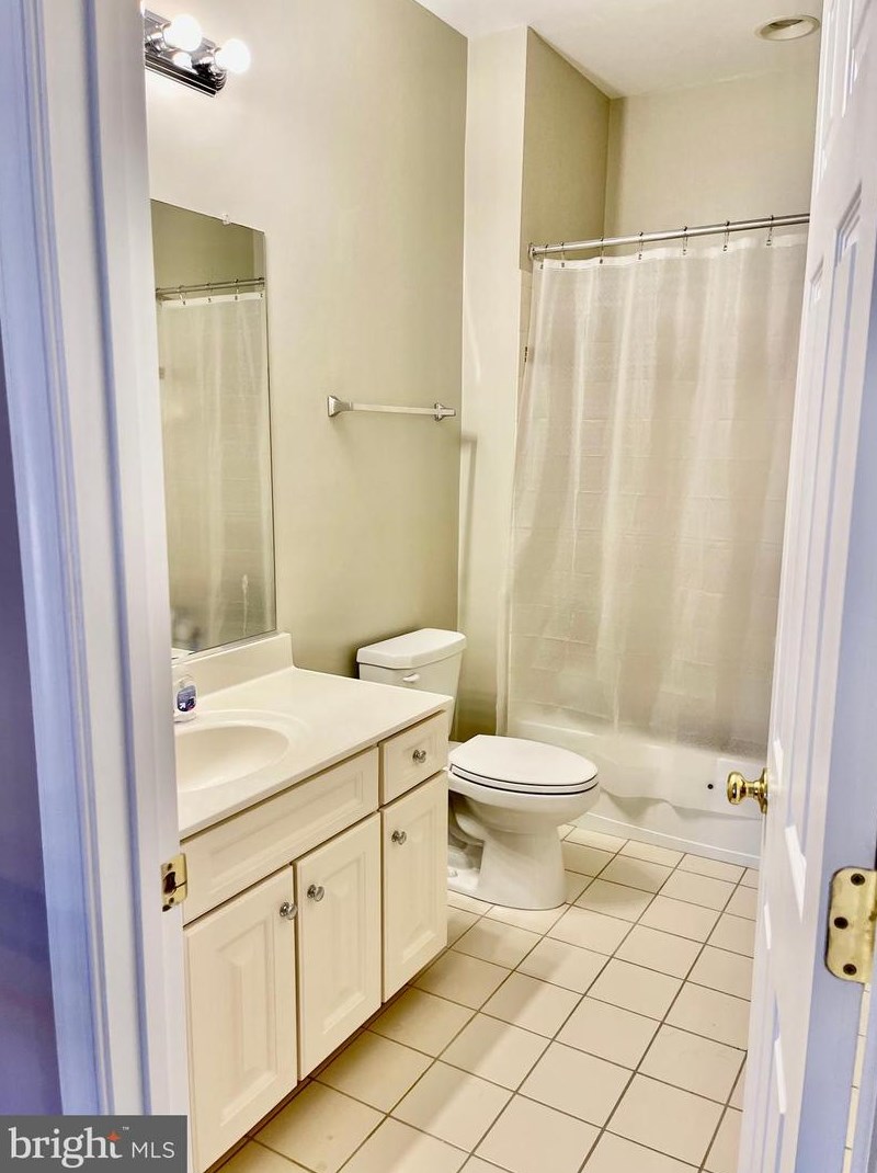 635 Beehive Way, Winchester VA  22601-6438 exterior