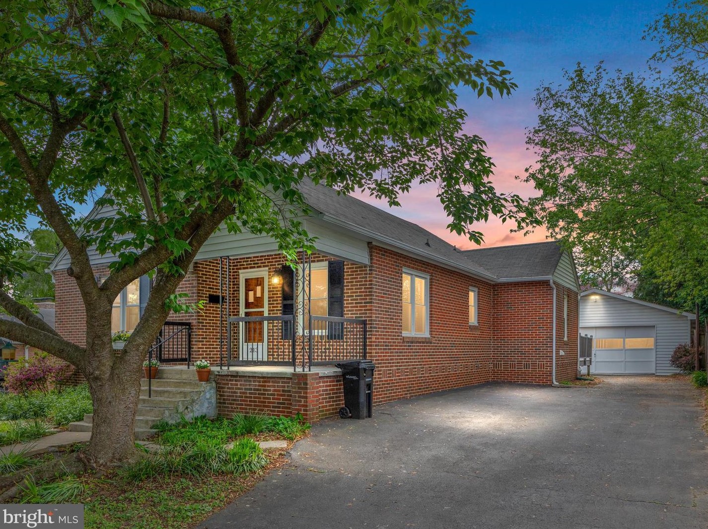 213 Molden Dr, Winchester VA  22601-5512 exterior