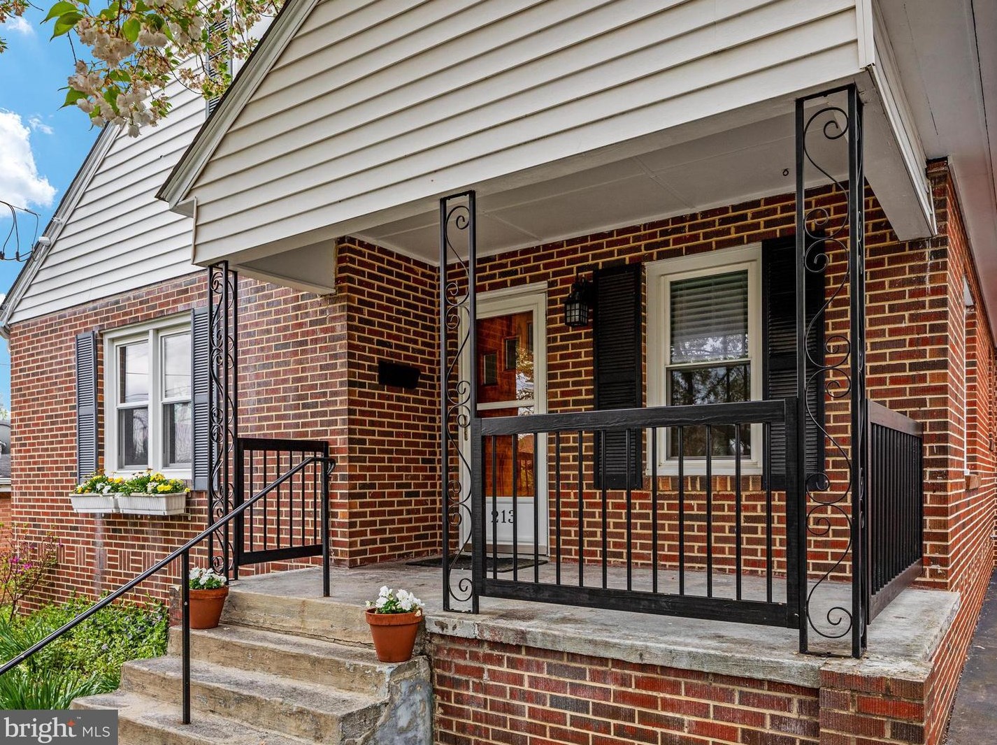 213 Molden Dr, Winchester VA  22601-5512 exterior