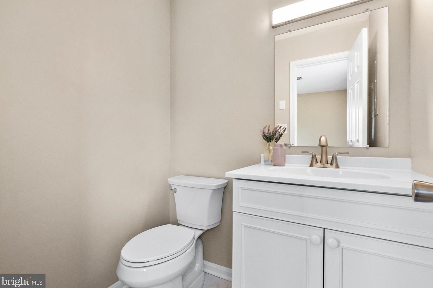 2918 Pleasant Vly Rd, Winchester VA  22601-5147 exterior