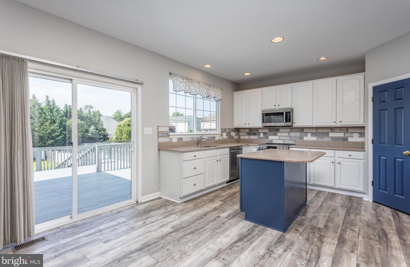 655 Beehive Way, Winchester VA  22601-6438 exterior