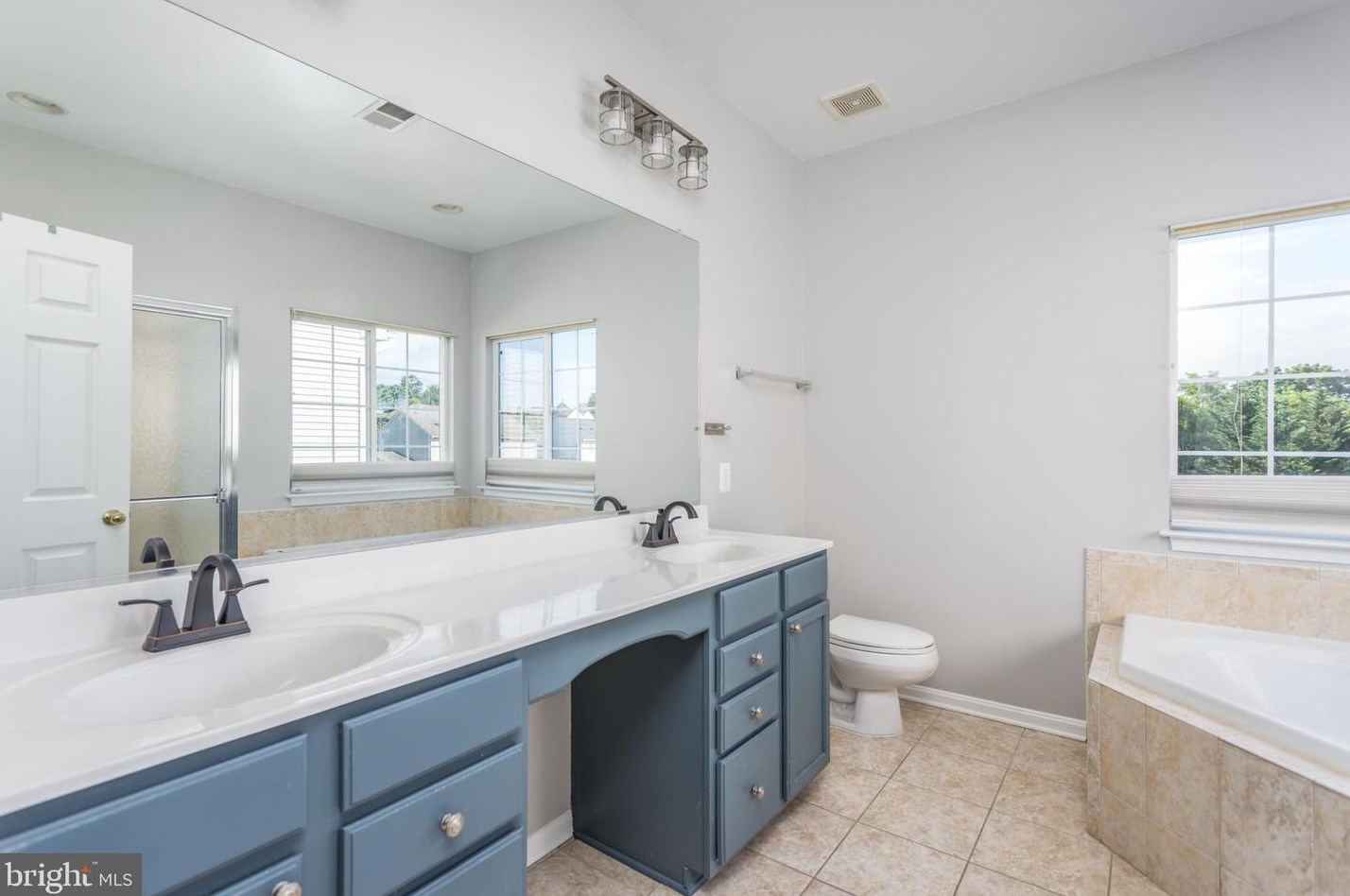 655 Beehive Way, Winchester VA  22601-6438 exterior