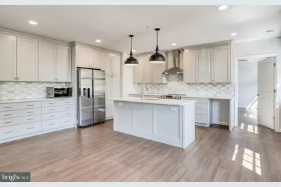 210 E Boscawen Street #202, Winchester, VA 22601 - Photo 1