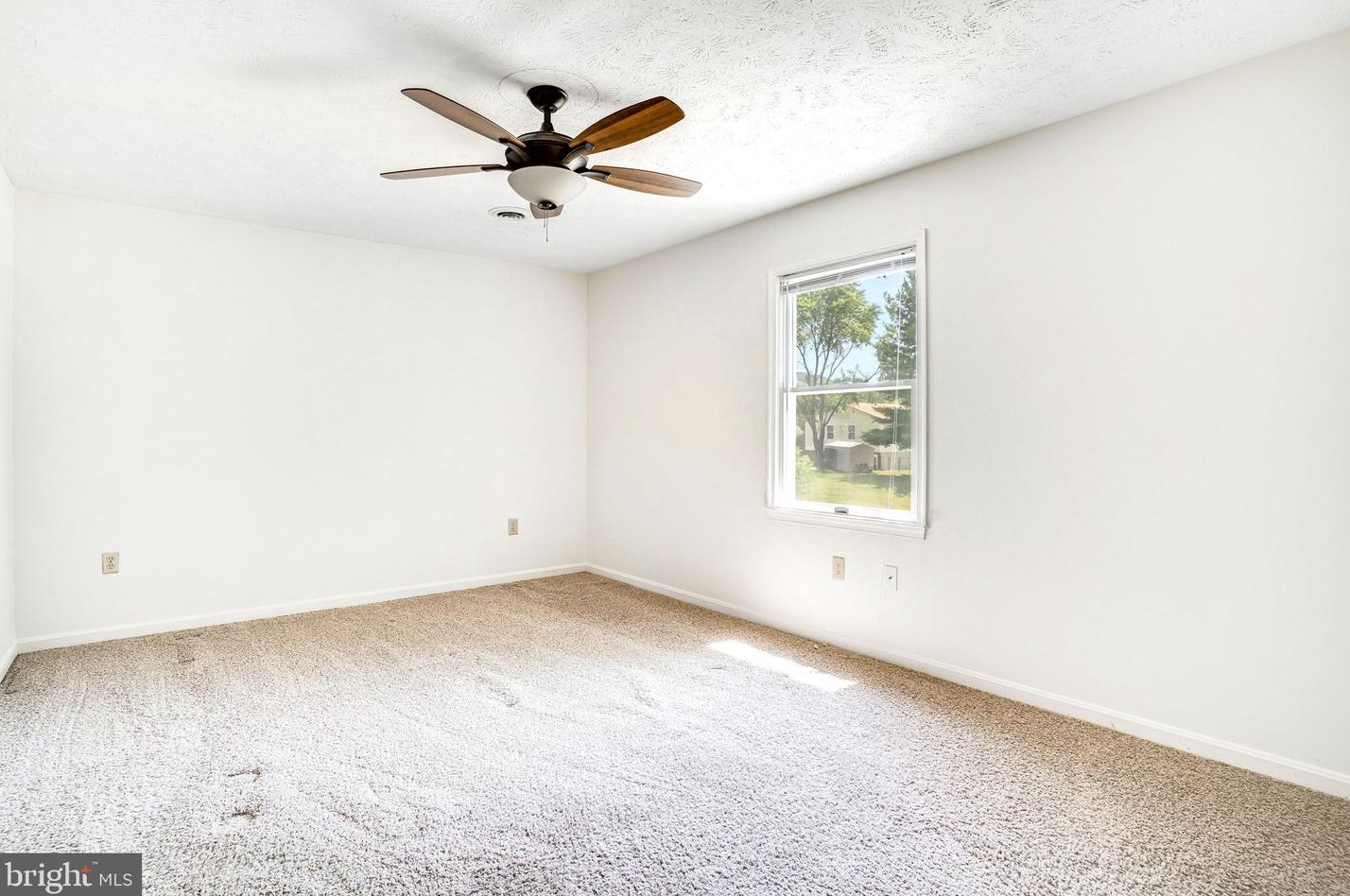 971 Auburn Ct, Front Royal VA  22630-5308 exterior