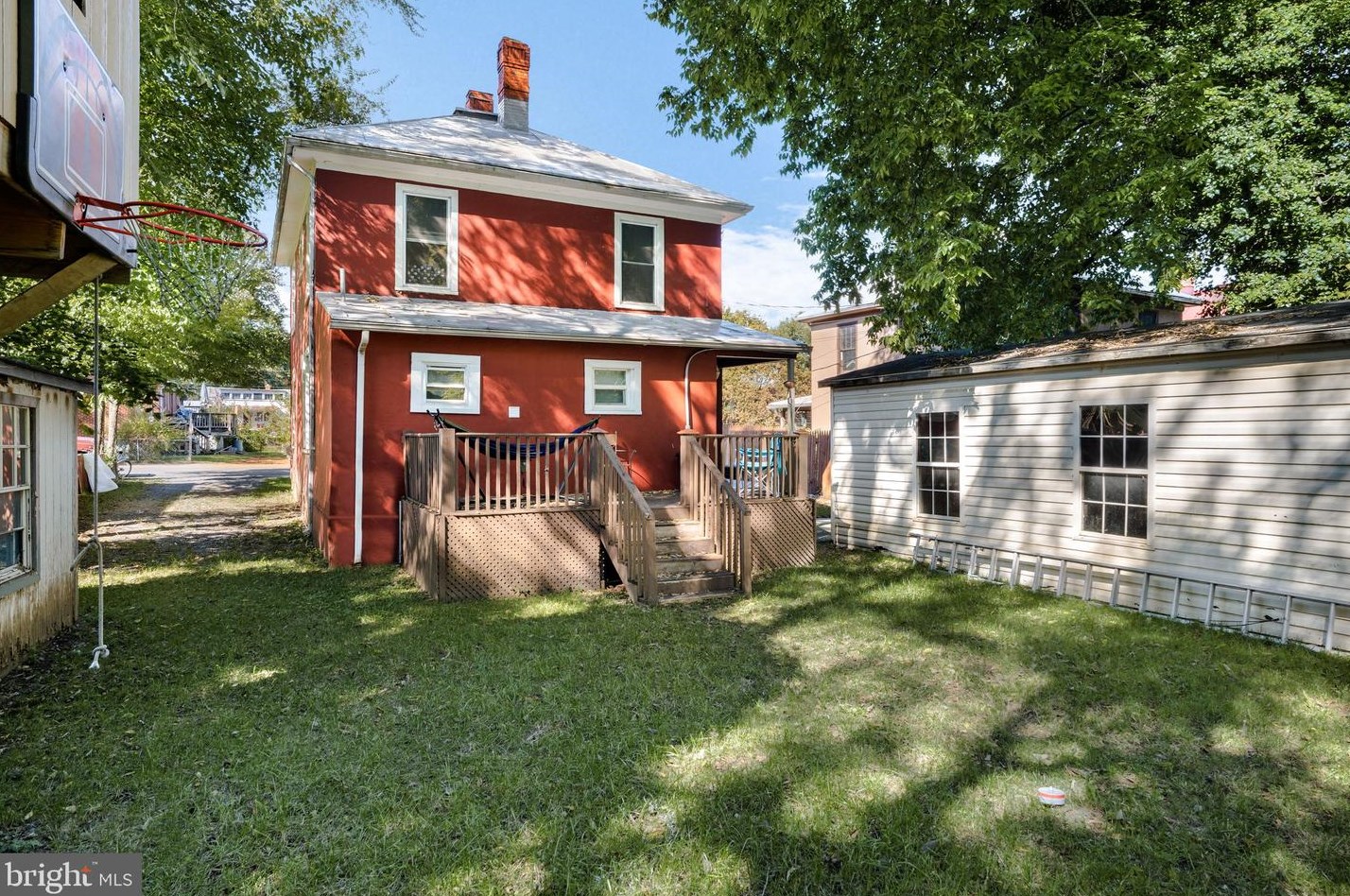 236 Fletcher St, Front Royal VA  22630-3024 exterior