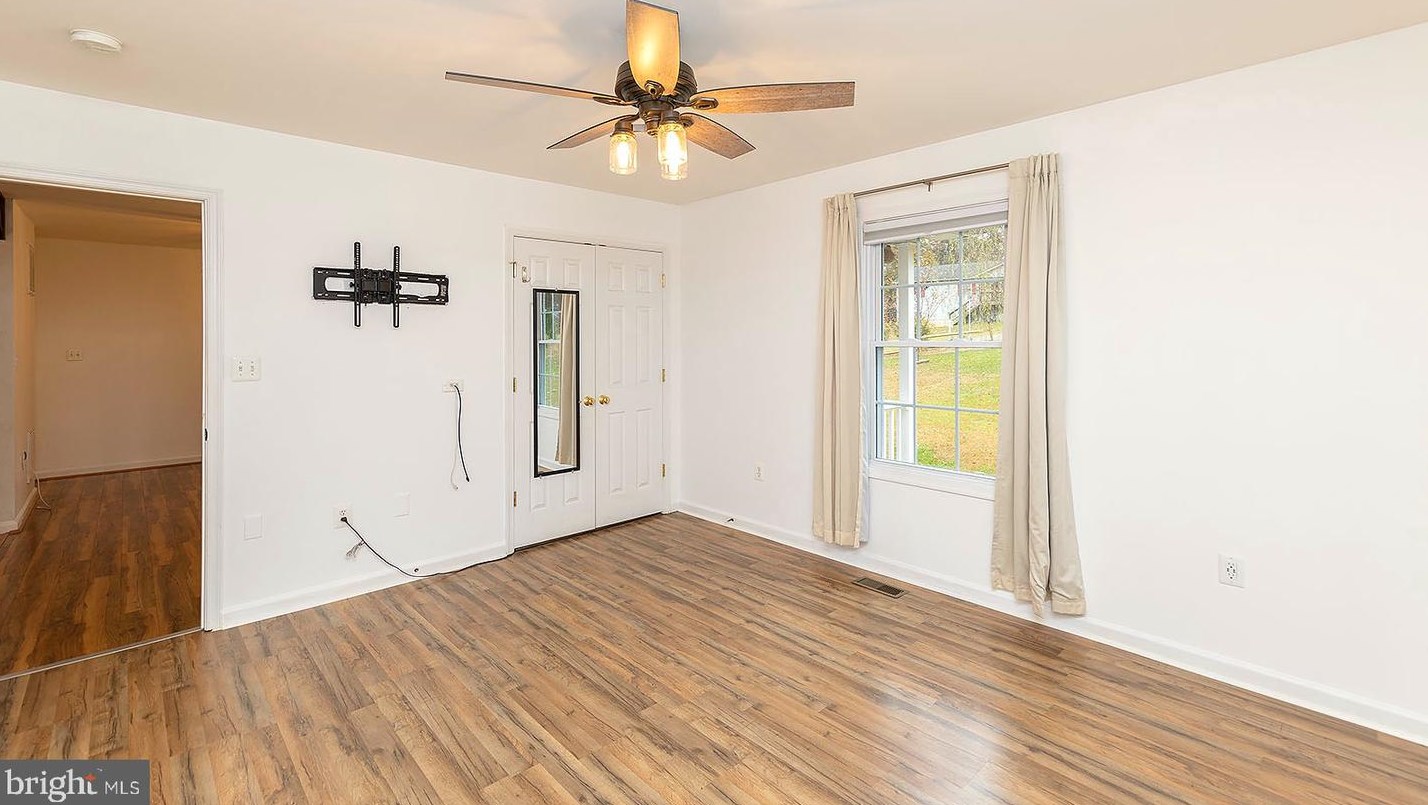 47 Willow Rd, Front Royal VA  22630-8984 exterior